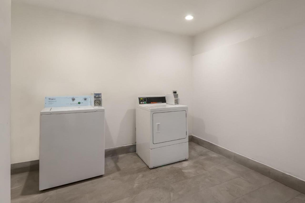 Hometowne Studios By Red Roof San Antonio - Seaworld Northwest Luaran gambar