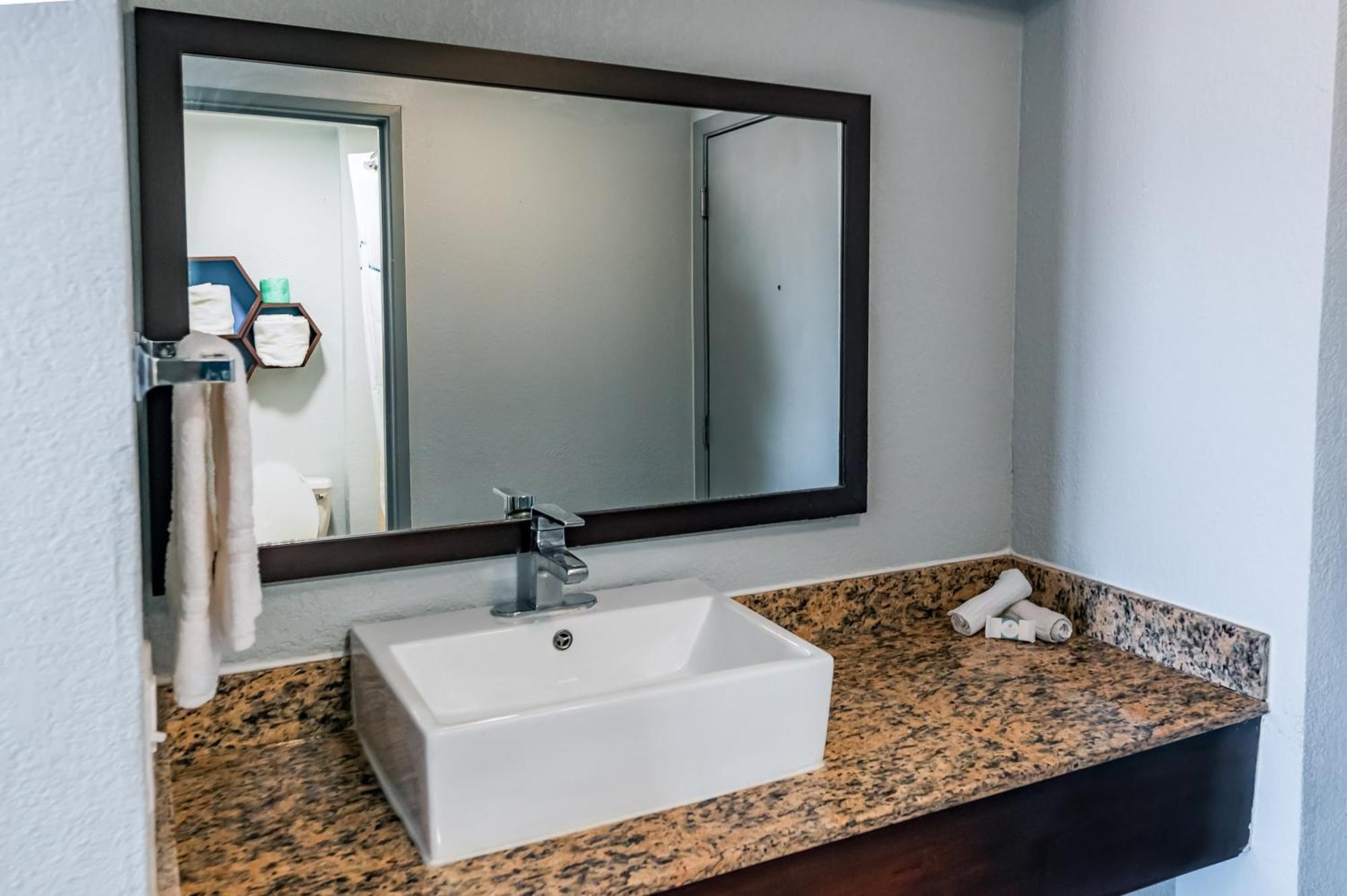 Hometowne Studios By Red Roof San Antonio - Seaworld Northwest Luaran gambar
